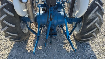 USED 1985 FORD 2910