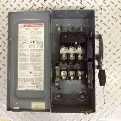USED SQUARE D D322N