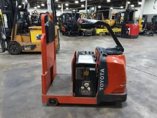 Used 2019 TOYOTA 8TB50 Tuggers | Russell Equipment #724726