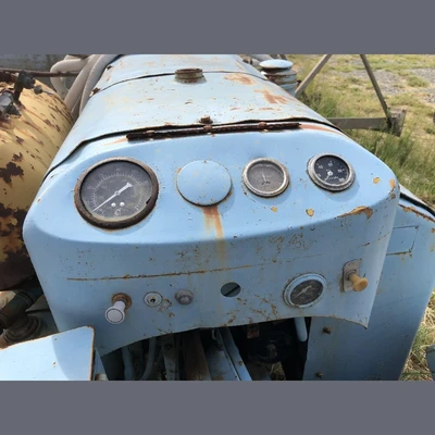 Service tractor with 4 cylinder Gas engine