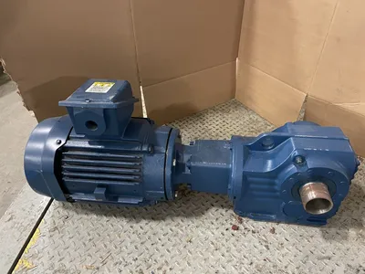 NEW Sew-Eurodrive KT77AM213/215 Worm Gear Drive / Speed Reducer 23.08:1 76rpm