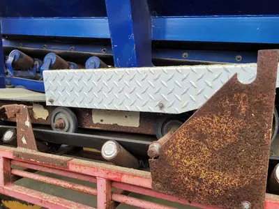 USED 2003 CANAMERICAN STONE SPREADER SOIL KING XL19
