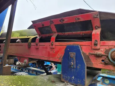 USED 2003 CANAMERICAN STONE SPREADER SOIL KING XL19