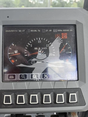 USED 2022 XCMG CV83PDU