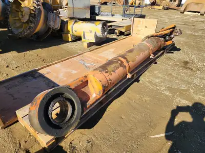 EX3600-5 FS Dump Cylinder RH