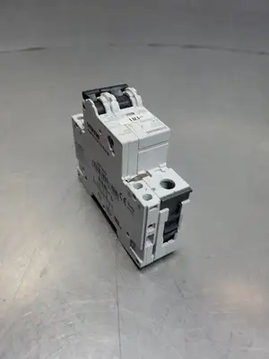 USED Siemens 5SY4201-7 Circuit Breaker, 4A, 2 Pole, 230/400V w/5ST3010