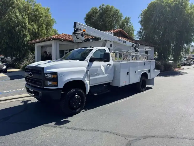 New | in-Stock 2023 CHEVY 5500 Bucket (boom) trucks California US | Commerce Truck Equipment Sales #1548693