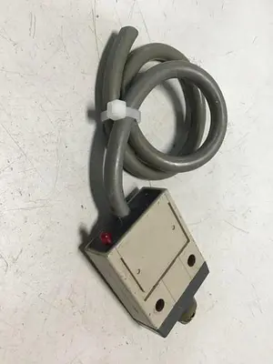 USED OMRON D4C-3402