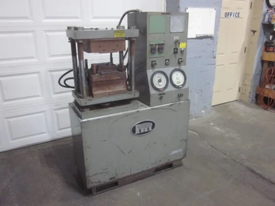 20 Ton PHI 4-post Hydraulic Upacting Press, Electric Platens
