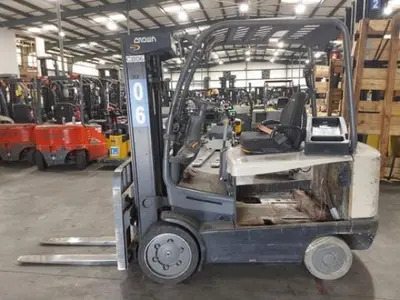 USED 2017 CROWN FC5245-60