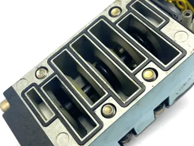 MV-P2A-AADB-DM-DFFP-1DR9 | MAC Valves  Solenoid Valve VAC to 150psi - Used