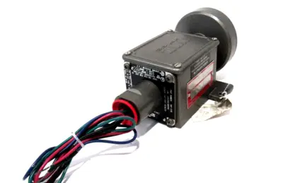 NEW SOR 12BA-KB4-N4-B1A-TTYY PRESSURE SWITCH 12BAKB4N4B1ATTYY