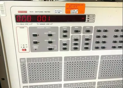 KEITHLEY 707A SWITCHING MATRIX WITH 7072 SEMICONDUCTOR MATRIX CARD plug ins