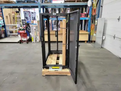 NEW TRIPP-LITE SR25UB