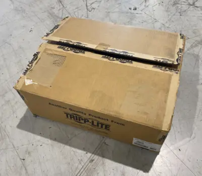 USED TRIPP LITE SMARTPRO 120V 1KVA 700W LINE-INTERACTIVE SINE WAVE RACK