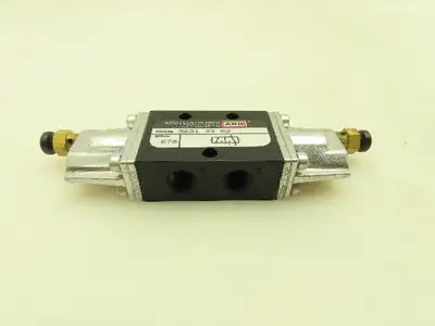 Aro 5631 33 02 Manual Pneumatic Air Valve 3-Way NC 1/4" NPT