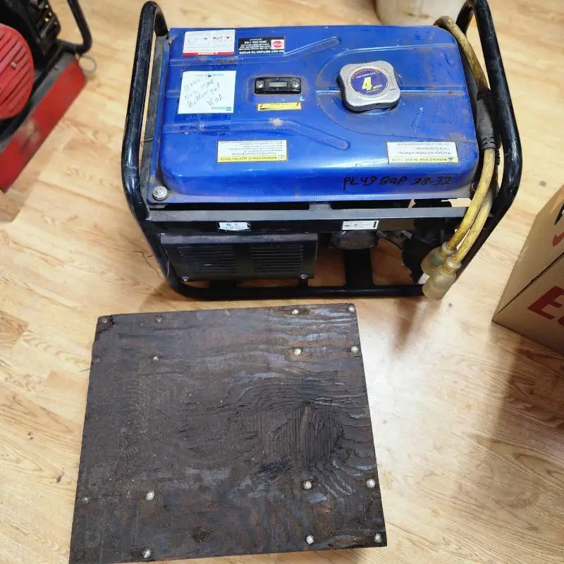 WEN 3500 Watt Portable Generator with 6.5HP engine - Needs new On/Off Button