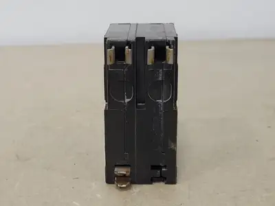 Used SQUARE D QO215 Switchgears British Columbia CA | Lenmark #239953