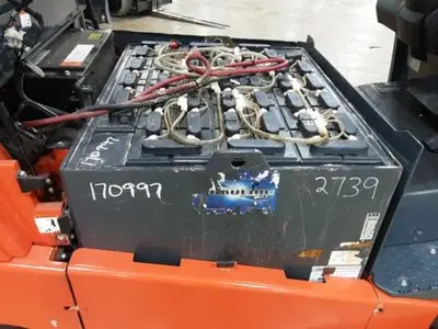 USED 2018 TOYOTA 05-8FBM35T