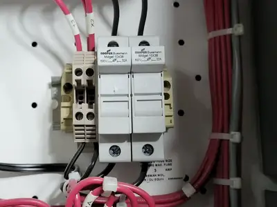 Used EATON SVX015A1-5A4N1 Switchgears British Columbia CA | Lenmark #240172