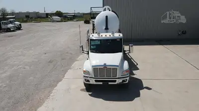 New | in-Stock 2027 PETERBILT 548 Vacuum Truck Texas US | Roll Off Truck World #1492027