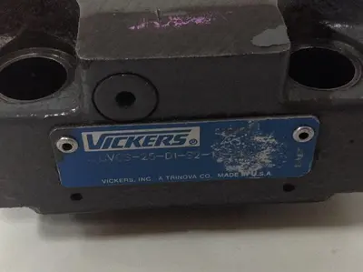 USED VICKERS CVCS25D1S210S19