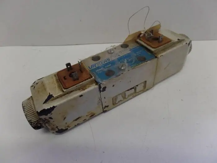 Used VICKERS DG4V-3-6C-M-U-HL7-60 Valves/Fittings Michigan US | Ideal Machinery #679304