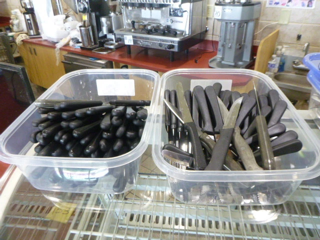 2 Tubs Full of Steak Knives