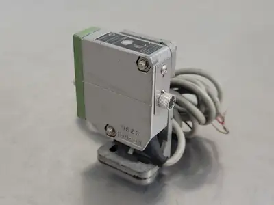 USED OMRON E3S-LS20XE1