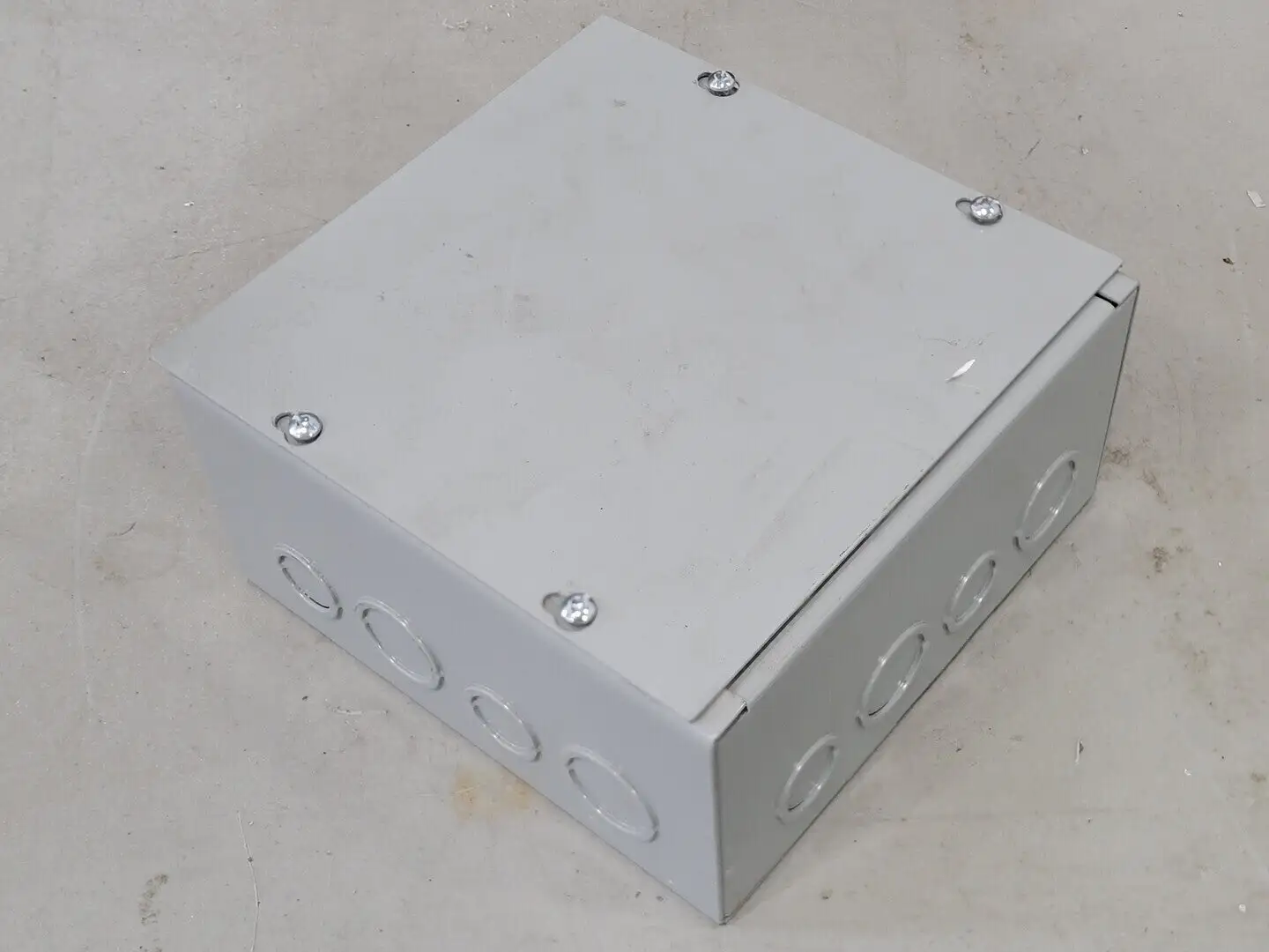 8"x8"x4" Screw Cover Junction Pull Box, 16 Knockouts