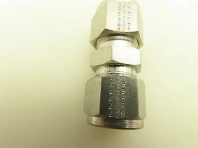 Tylok SS-8-DU Double Ferrule Union 1/2 " Tube 316 Stainless Lot Of 6