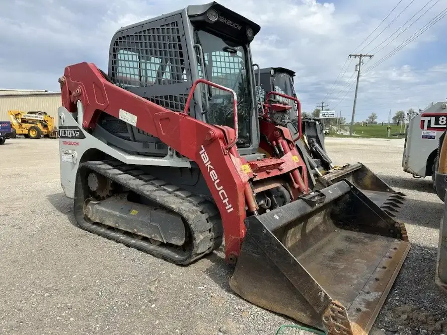 USED 2018 Takeuchi TL10V2