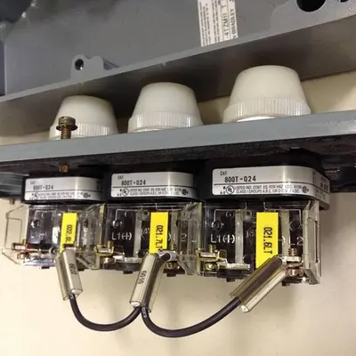 USED ALLEN BRADLEY 800T-4TZM11 SER T