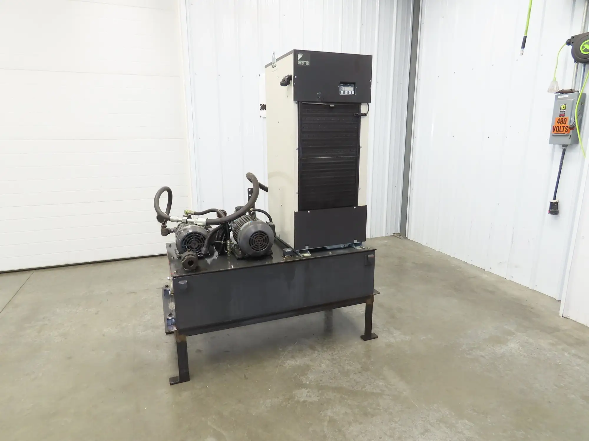 Daikin Hydraulic Power Unit 6.8GPM 220V w/Chiller 1.5kW & Circulation Pump/Motor