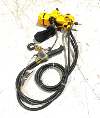 USED INGERSOLL RAND AIR CHAIN HOIST 1/4 TON, 550LBS, CLK SERIES