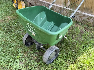 Used _UNKNOWN_ _UNKNOWN_ Broadcast Spreaders Michigan US | Miedema Asset Management Group #1313731