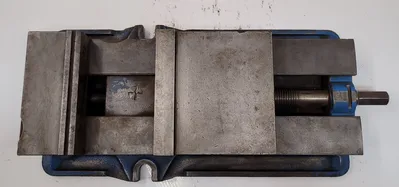 KURT D688 AngLock Vise Vises | Machinery Central (5)