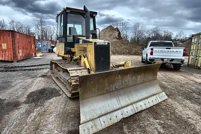 Used 2001 CATERPILLAR D5C Bulldozers Pennsylvania US | Proxy Equipment #1377711