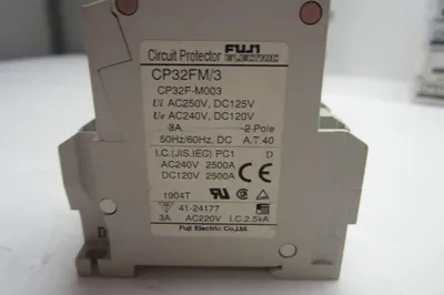 5 FUJI ELECTRIC CP32 FM/3 CIRCUIT PROTECTOR CP32FM3