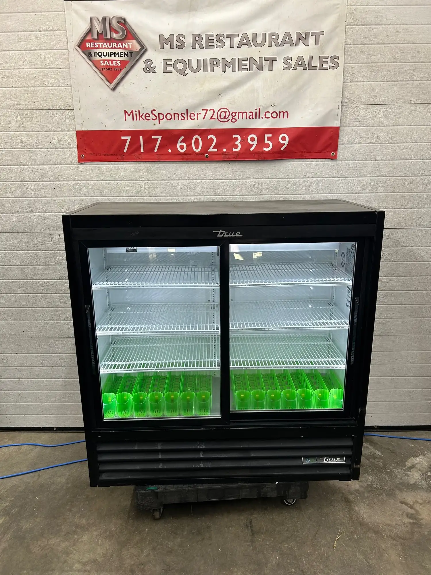 True GDM-41SL-48-HC-LD 47” Two Section Glass Door Merchandiser, (2) Sliding Door