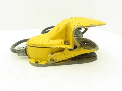 Square D 9002 Foot Pedal Operator Switch Control Sheild & Base 600VAC
