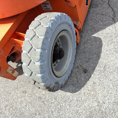 USED 2013 JLG E300AJP