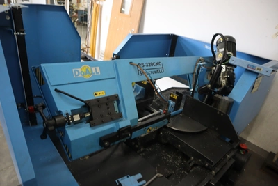 Used DOALL STRUCTURALL S-320CNC Horizontal Band Saws Minnesota US | Machinesused.com #1377487
