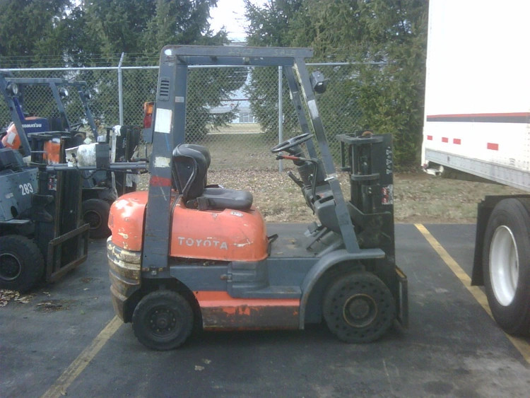 Used TOYOTA 5000 LBS 4-Wheel Sit down Electric Counterbalance Forklifts US | Miami Dade Forklift #759157