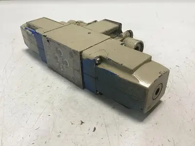 USED VICKERS DG4V30CPLT10JAS310