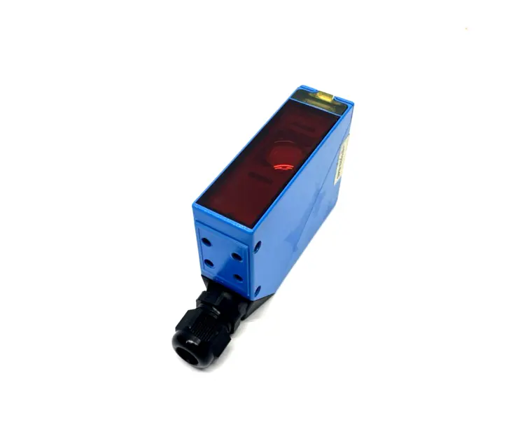 Used SICK 2021156 Photoelectric Sensors | Maverick Industrial Sales #1105061
