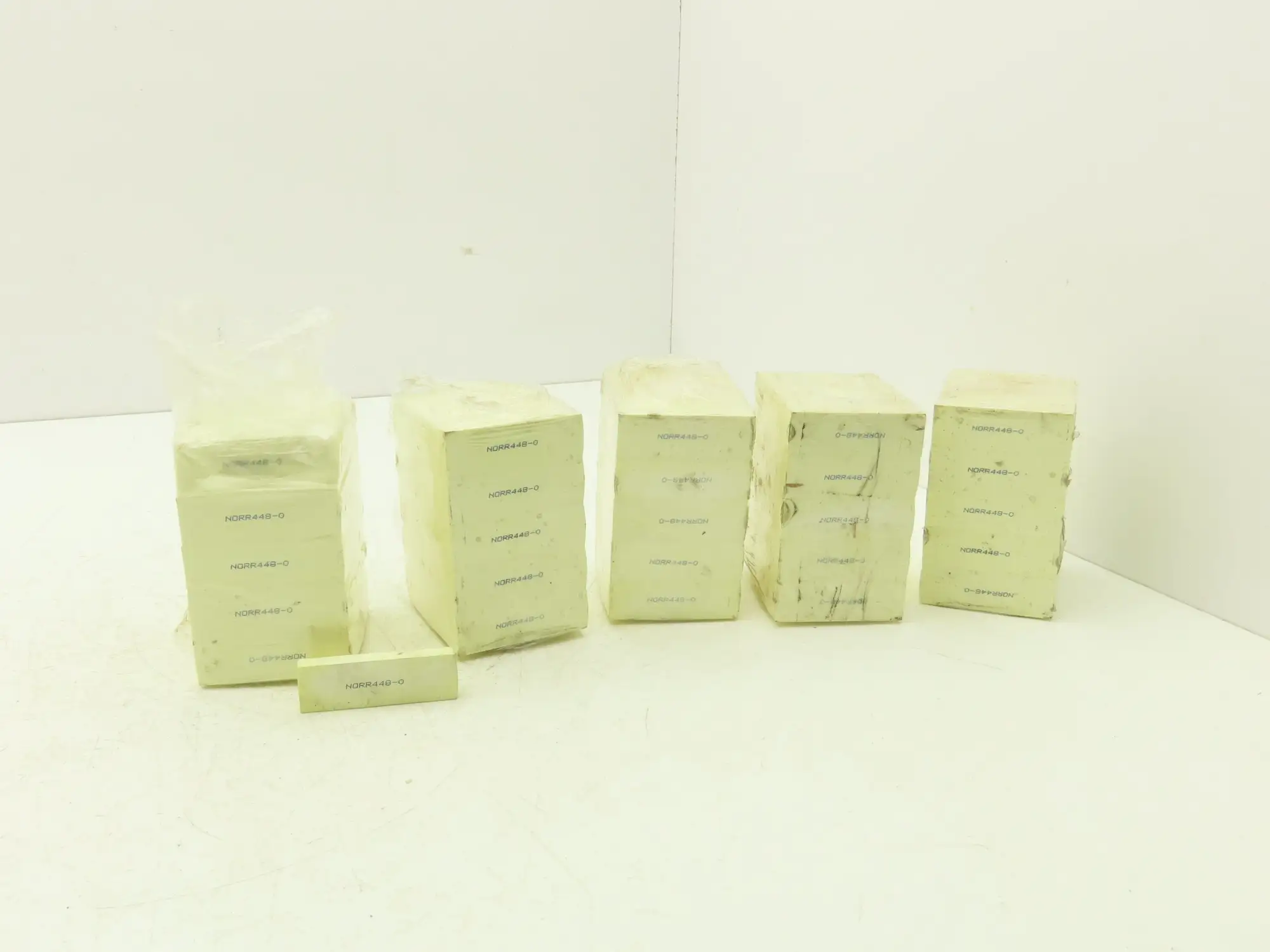 Norton Fine Stone Sharpening/Finishing 20mm x 8mm x 64mm Rounded End Lot of 250