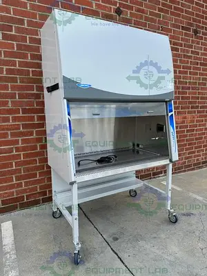 USED LABCONCO 302419101 LOGIC PLUS SERIES BIOSAFETY CABINET 4 FT CLASS II TYPE A2