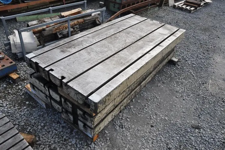 Used T-SLOT TABLE 2500 X 1245 MM Tables, Floor & Layout Plates BE | Apt International N.V #366571