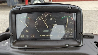 USED 2002 DEERE 110